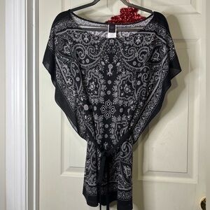 Paisley handkerchief print top Size L but best for a Medium by Wrapper